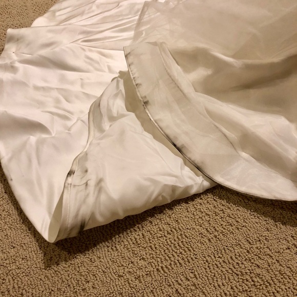 Truly Zac Posen Wedding Dress - Picture 6 of 8